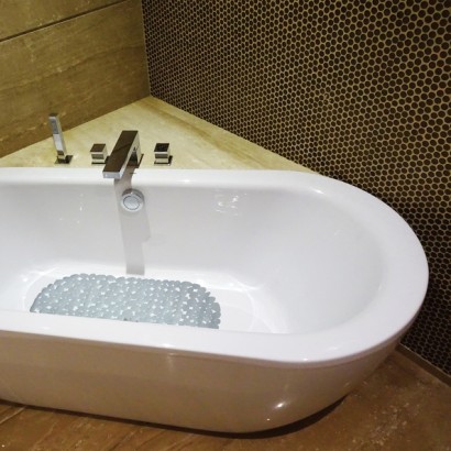 Alfombra de baño de pvc con guijarros gris 99 x39 cm